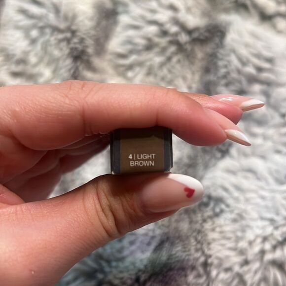 BNWT - HUDA BEAUTY #BOMBROWS MICROSHADE BROW PENCIL - 4 LIGHT BROWN - Picture 3 of 4